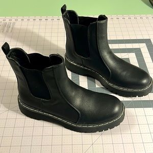 Simply Jules Black Leather Chelsea Boot 9.5 NWOT